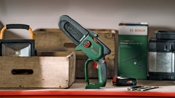 Bosch Sierra de poda a bater�a compacta EasyChain 18V-15-7 (Para cortar madera)